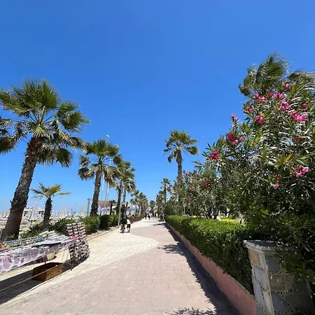Sea View Apartment, Golem, Mali I Robit 公寓 *