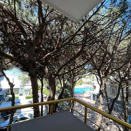 Sea View Apartment, Golem, Mali I Robit 公寓 *